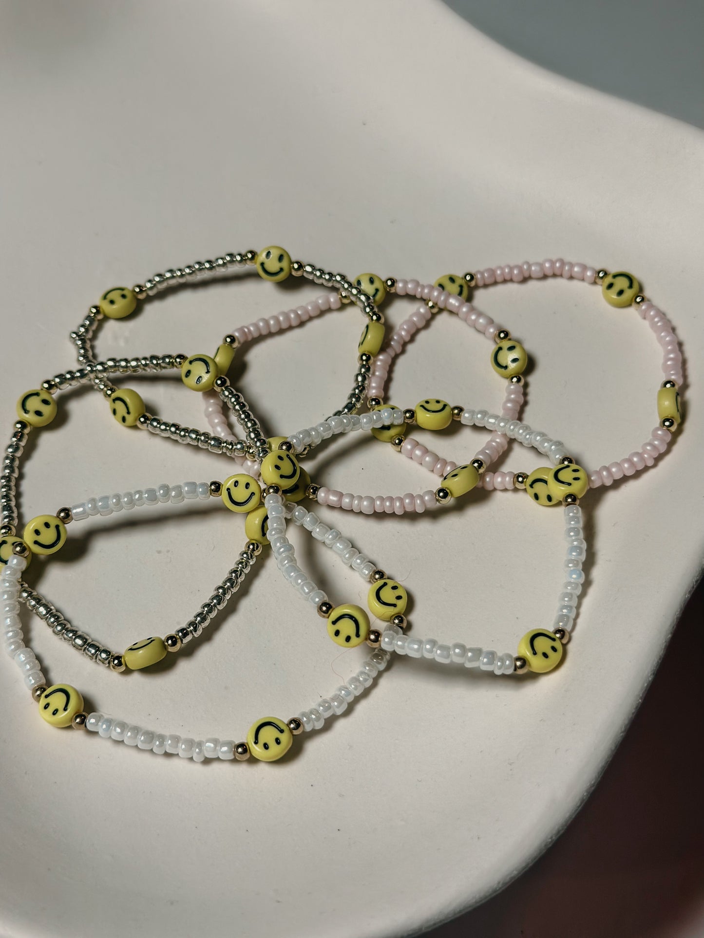 SMILEY ARMBAND